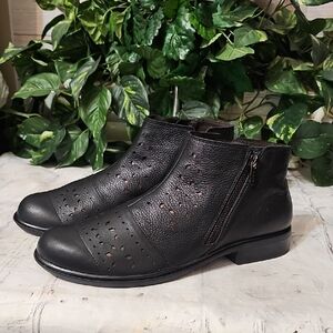 Noat Matagi NWOB Elegant Black Ankle Boots 43